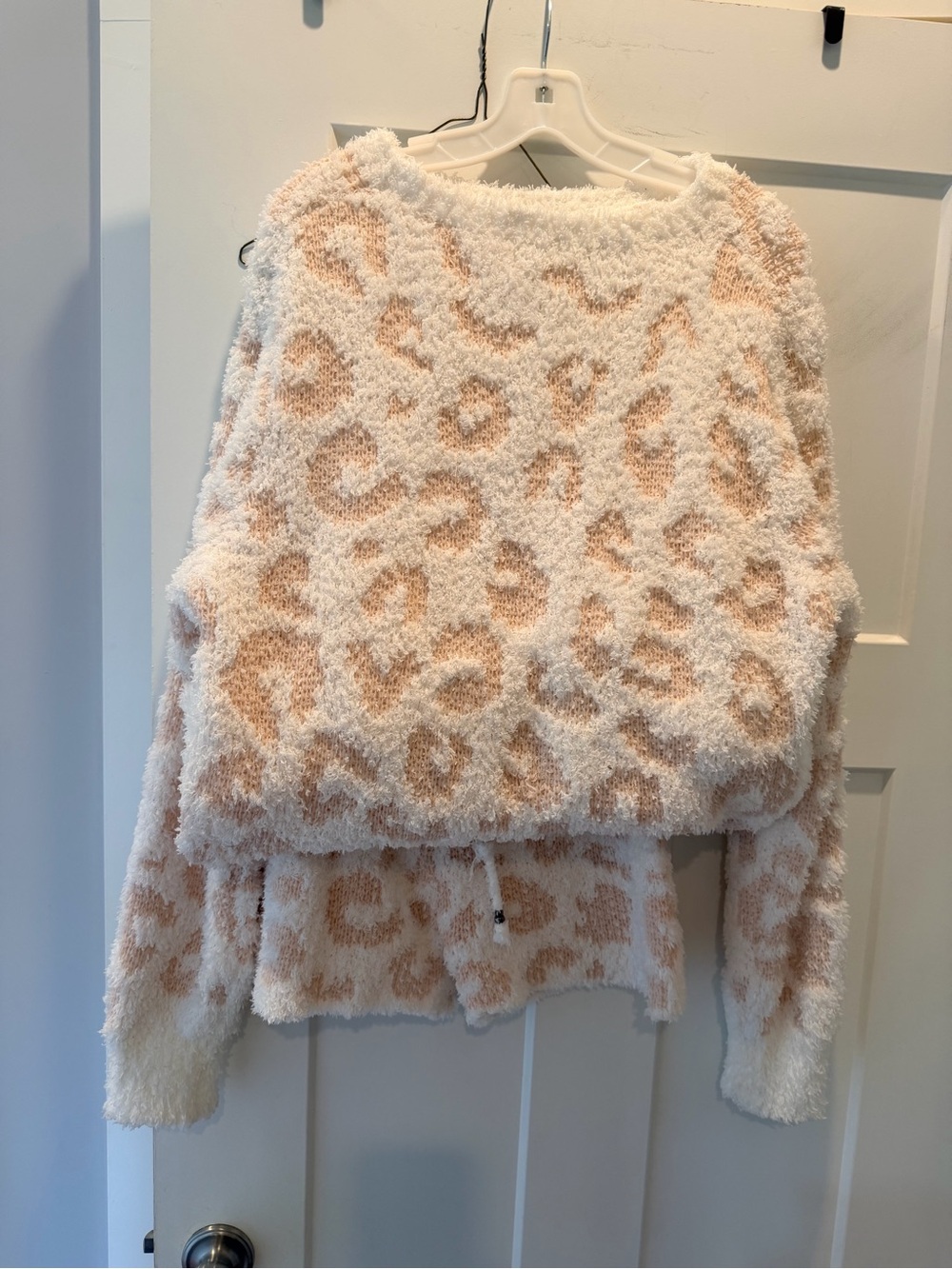 POL Fuzzy Leopard Short Set L Top S Shorts Ivory Blush Cozy Lounge Matching Set